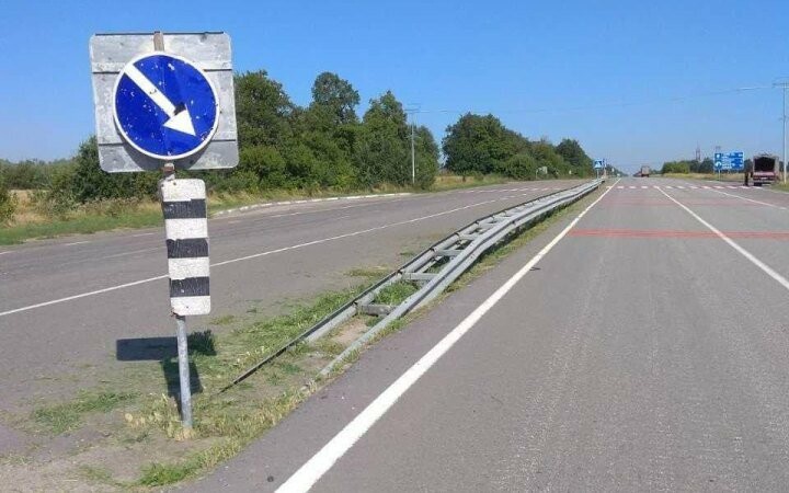 На дорогах Чернігівщини відновлюють відеоспостереження та дорожні знаки