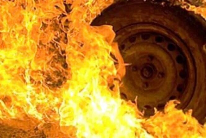 Згоріли три вантажівки: у Чернігівській області на підприємстві сталася пожежа