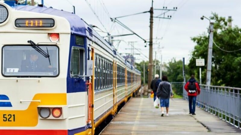 Укрзалізниця призначила додаткові приміські поїзди з Києва до Ніжина