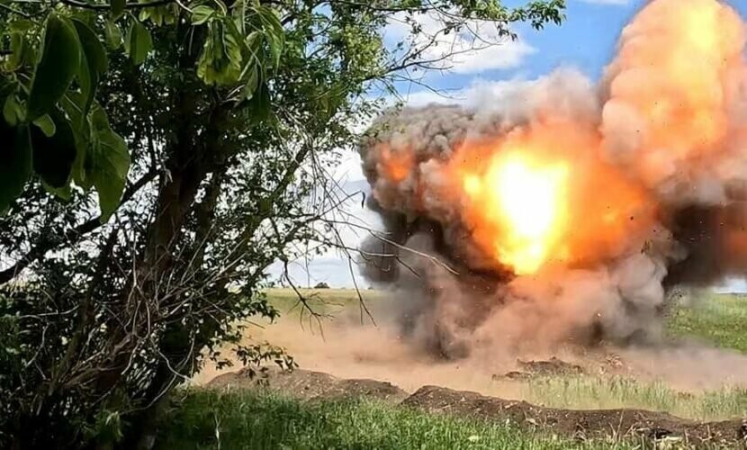 20 прильотів: росіяни двічі обстріляли громаду на прикордонні Чернігівщини