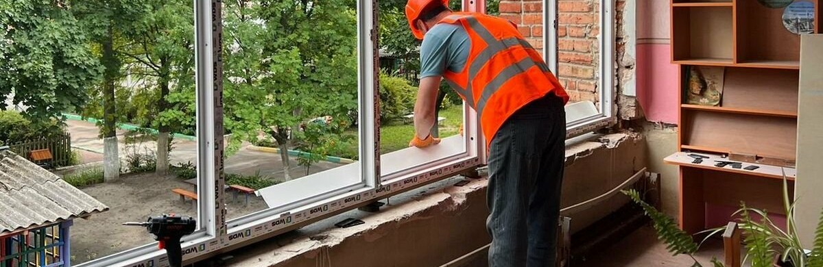 У Чернігові та області відновлюють 9 дитячих садочків, які постраждали від обстрілів