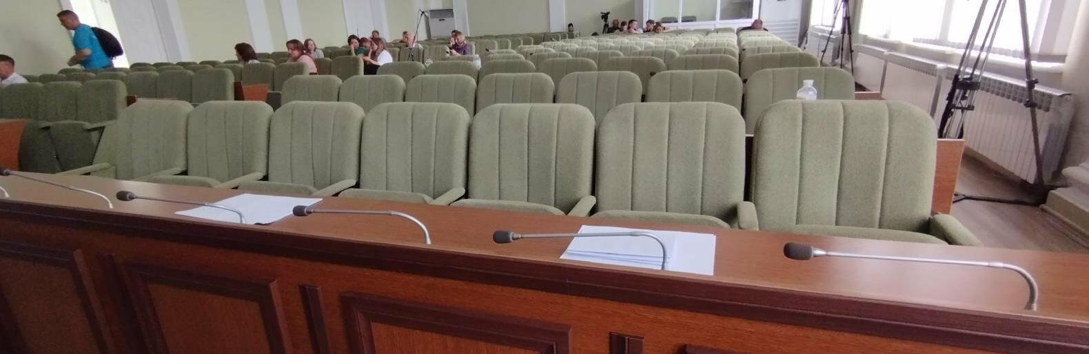 Земля, Герої та скандальний депутат: за що НЕ проголосувала чернігівська міськрада