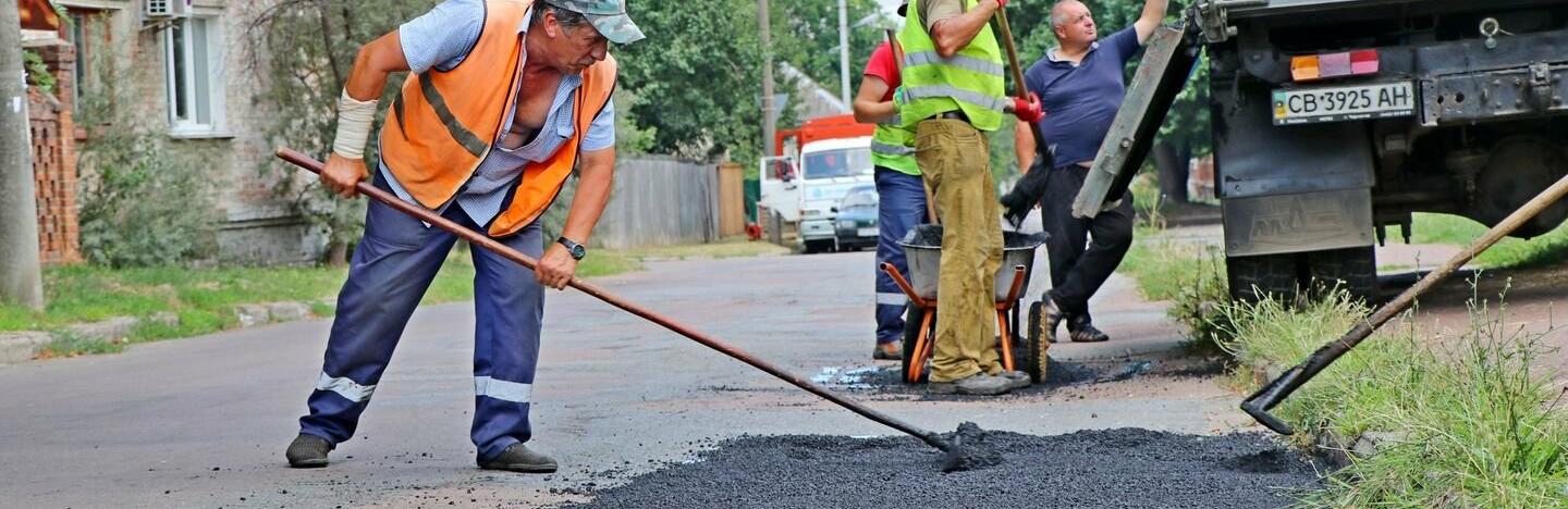 Чому КП «АТП-2528» судиться з Чернігівською міськрадою на 9 млн за ремонт доріг