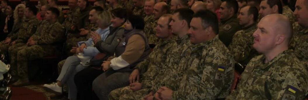 Першими зустріли ворога: у Чернігові привітали з професійним святом прикордонників
