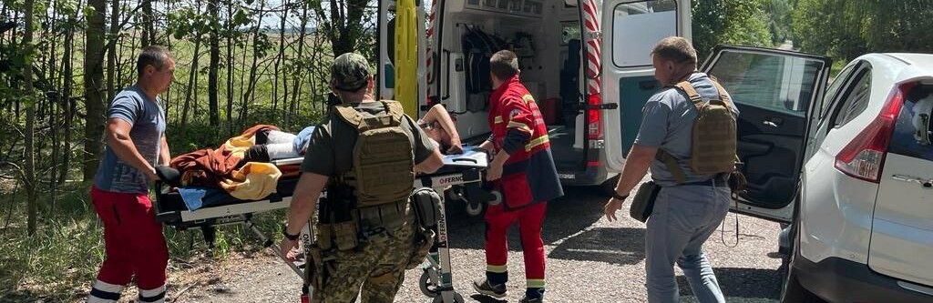 Росіяни обстріляли центр села на Чернігівщині: троє поранених