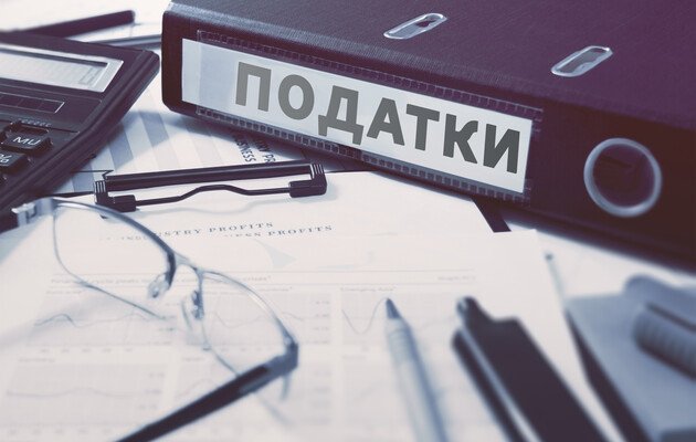 Захисники, магазини та російський банк: ТОП-платники податків у Чернігові