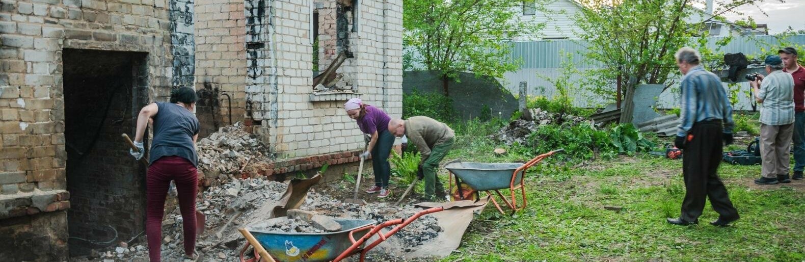 Безробітні допоможуть волонтерам розбирати завали у Чернігові