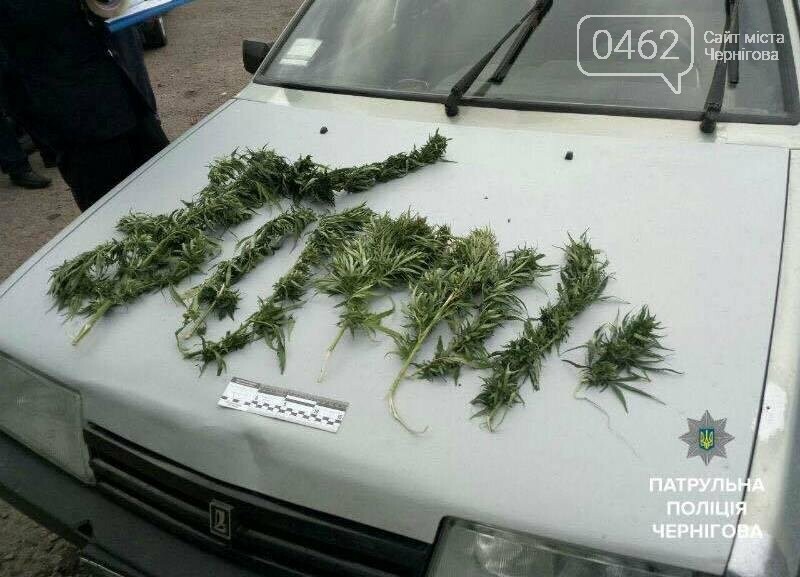 Наркоавто: в Чернигове остановили авто с водителем под кайфом, фото-3 Наркоавто: в Чернигове остановили авто с водителем под кайфом, фото-3