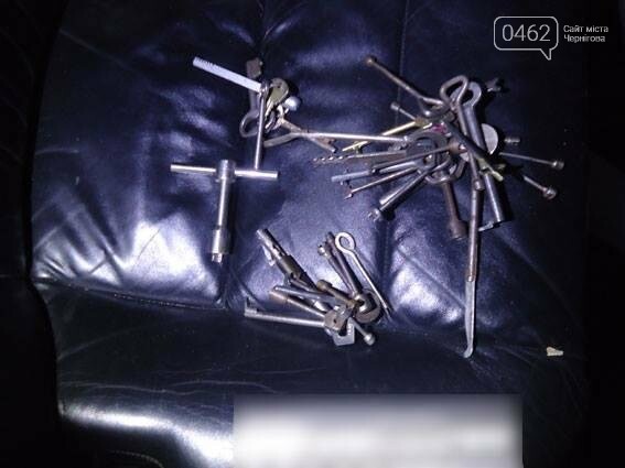 Черниговская полиция задержала вора после попытки кражи, фото-3 Черниговская полиция задержала вора после попытки кражи, фото-3