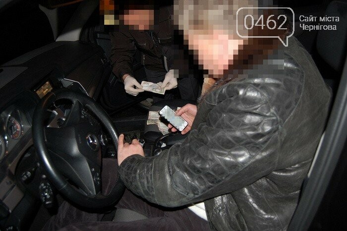 На Черниговщине на взятке задержали депутата горсовета, фото-2 На Черниговщине на взятке задержали депутата горсовета, фото-2