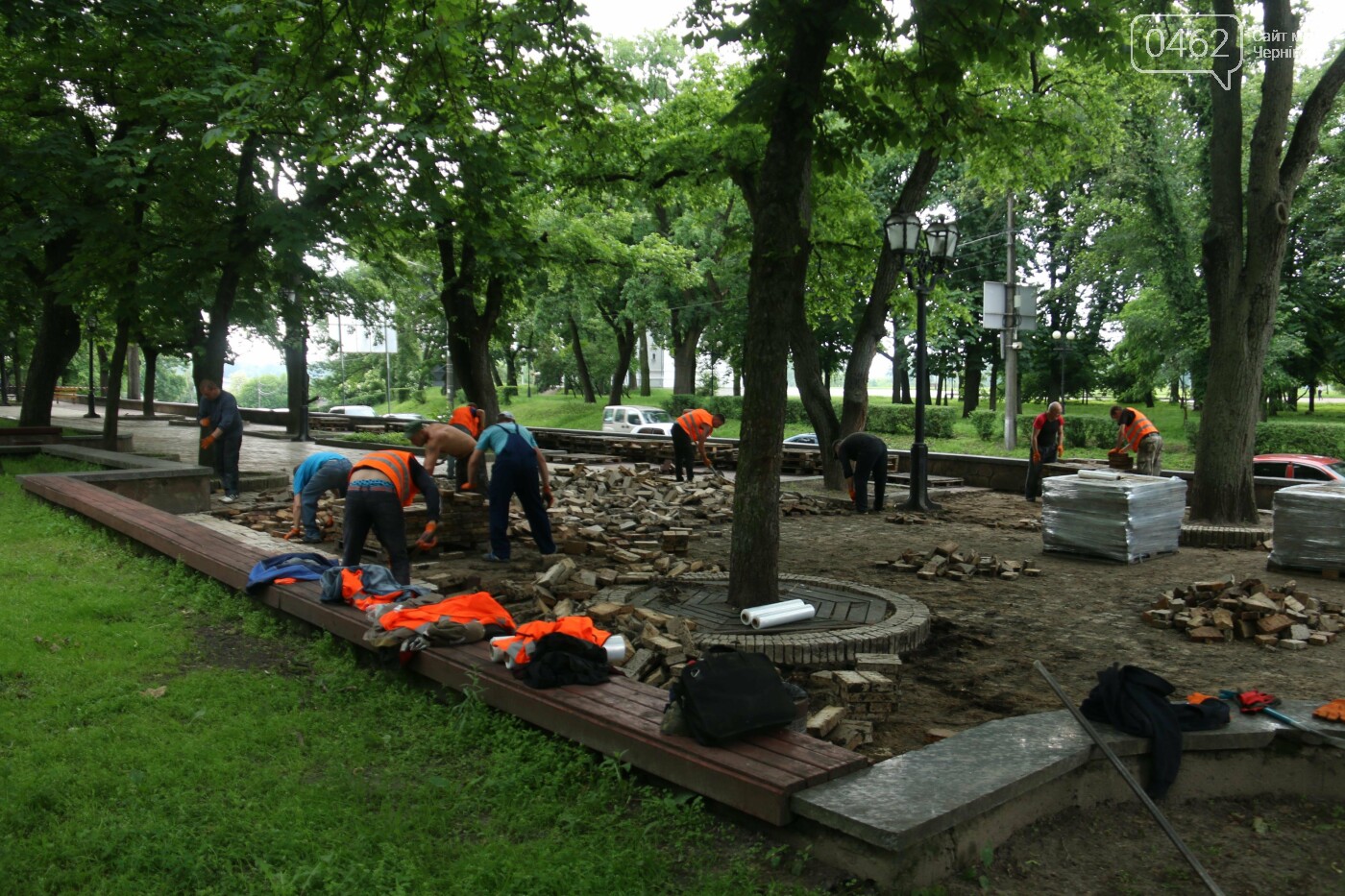 На Валу в Чернігові зривають стару бруківку: хто і чому ро..., фото-4 На Валу в Чернігові зривають стару бруківку: хто і чому розпочав капітальний ремонт, фото-4