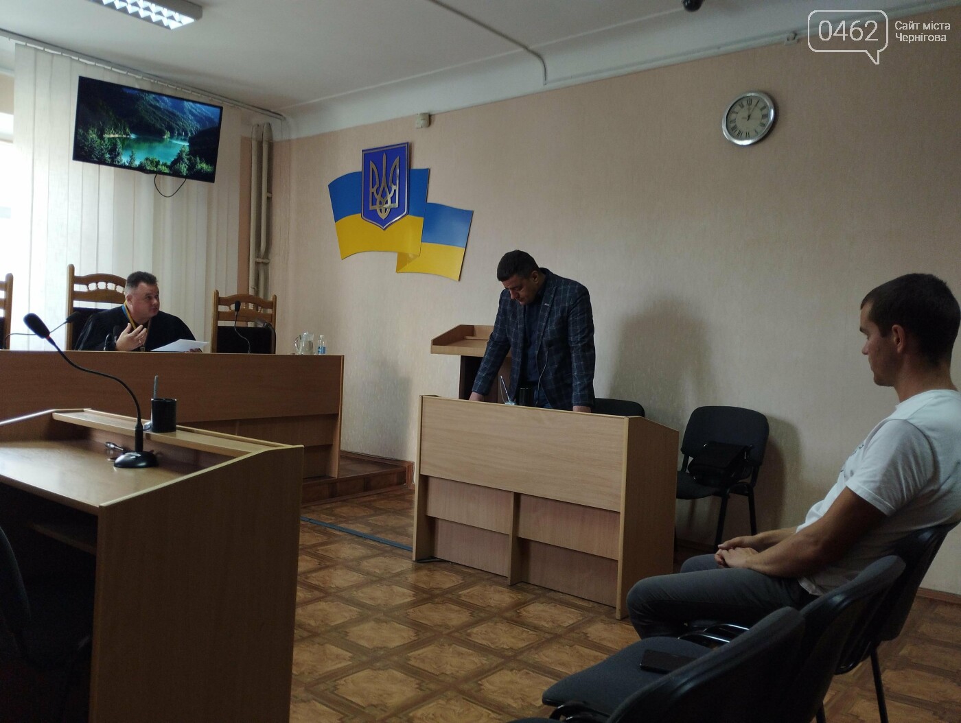 Суддя Сергій Белов (крайній ліворуч) під час судового засідання
