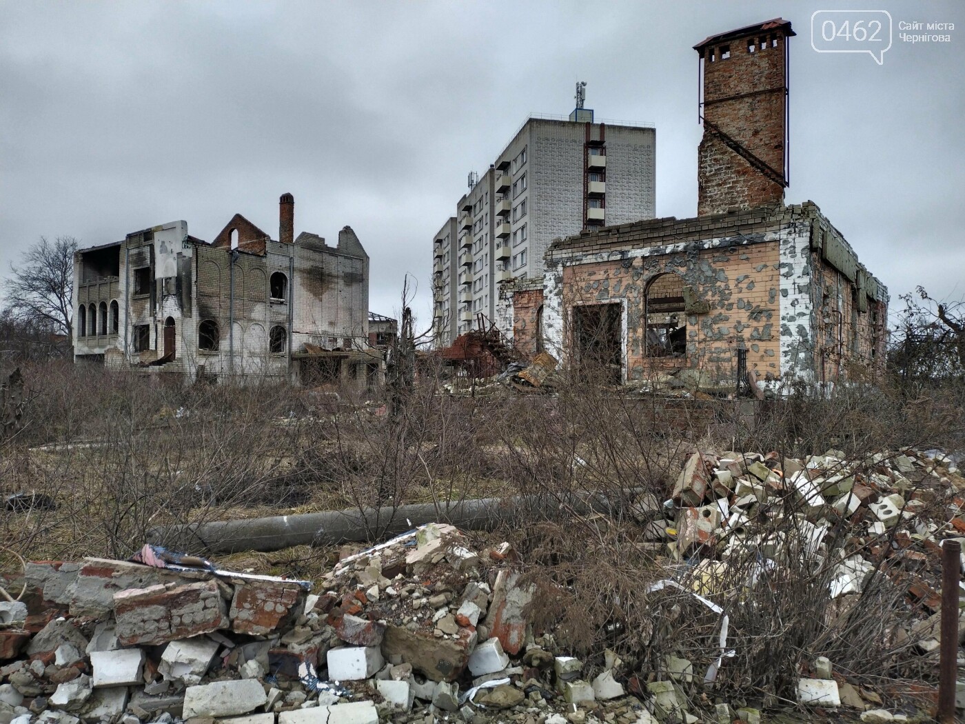 Зруйновані будівлі в мікрорайоні Бобровиця