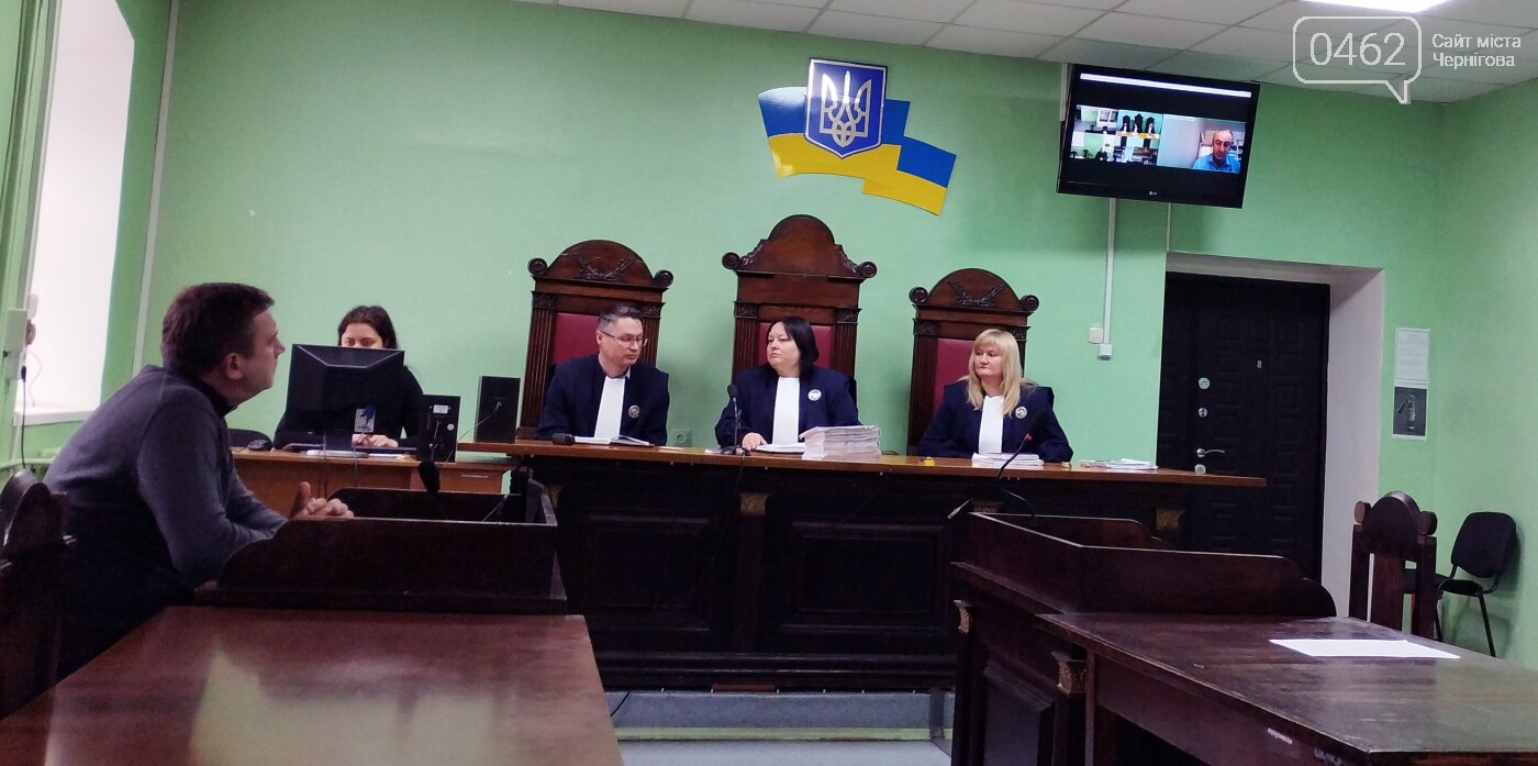 Під час судового засідання: крайній ліворуч - прокурор Назар Степанчук, праворуч у верхньому кутку - адвокат Роман Плюта