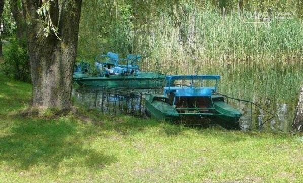 Катамарани в гідропарку Сновська. Нині їх доля невідома