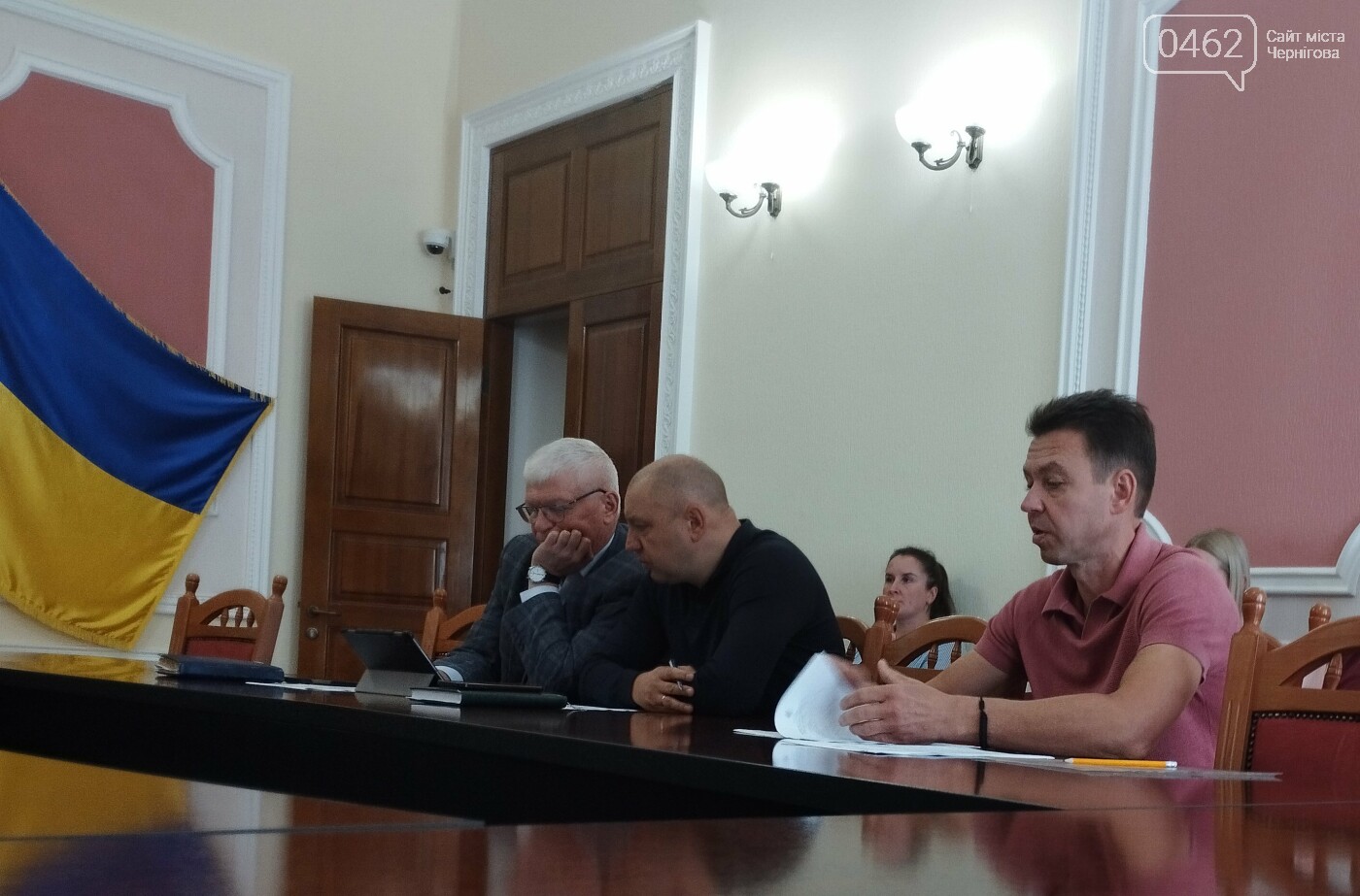 Василь Білогура (крайній праворуч) під час виконкому
