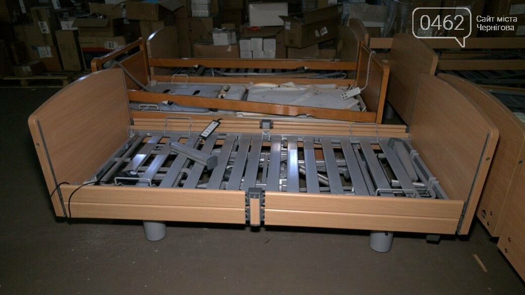 Післяопераційні ліжка, які привіз до дитячої обласної лікарні волонтер з Німеччини