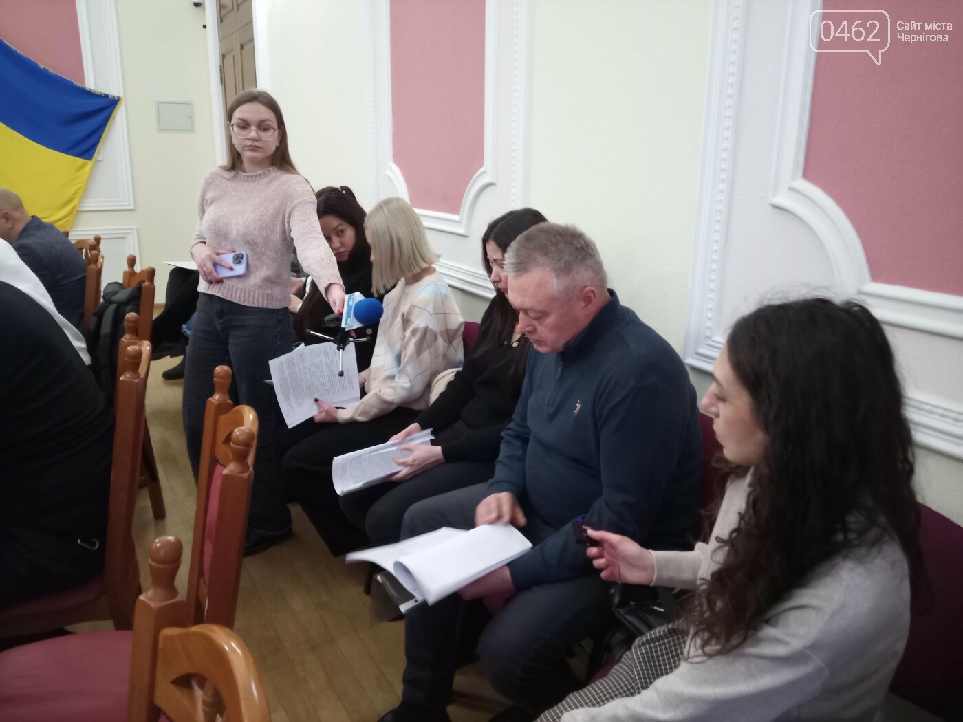 Святослав Трохименко (у центрі) під час засідання виконавчого комітету