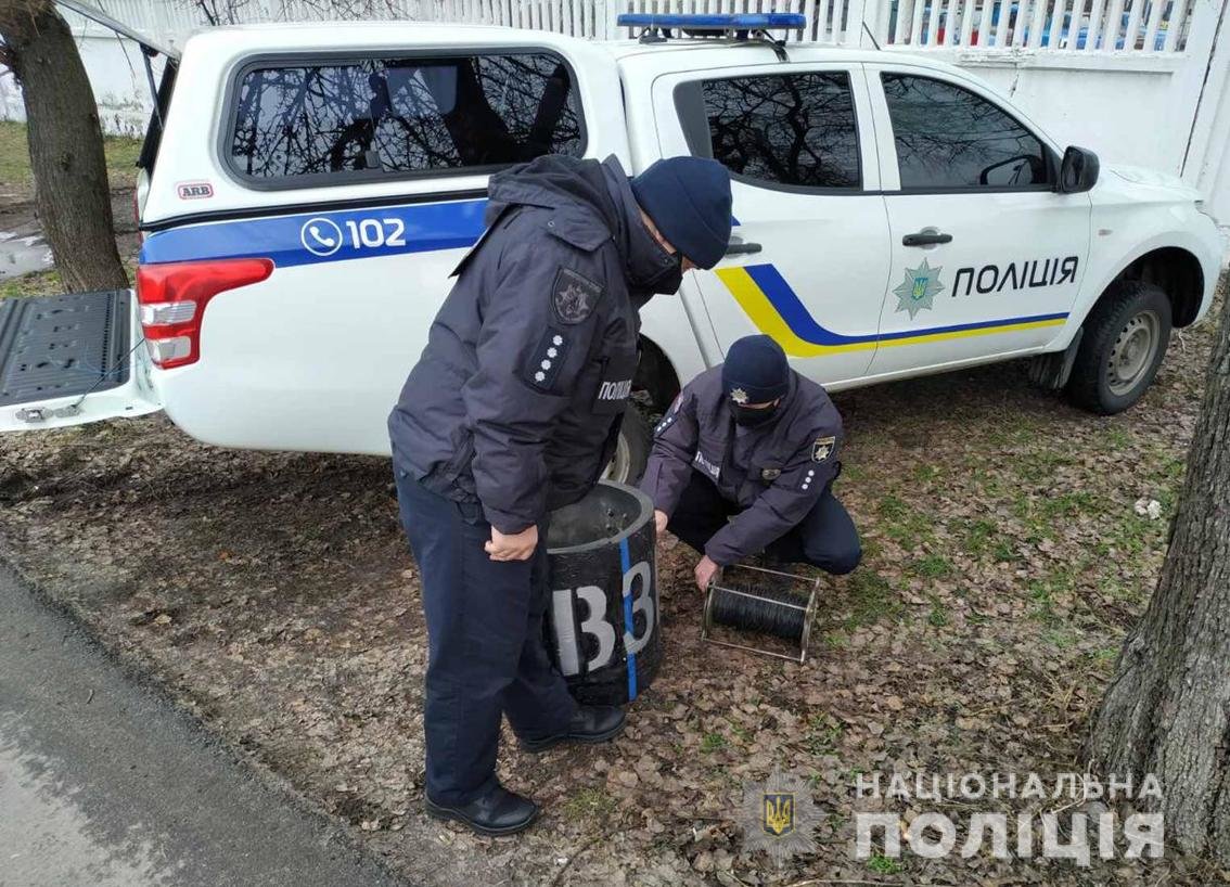 Бойову гранату без чеки знайшли у дворах біля чернігівського ринку «Нива»