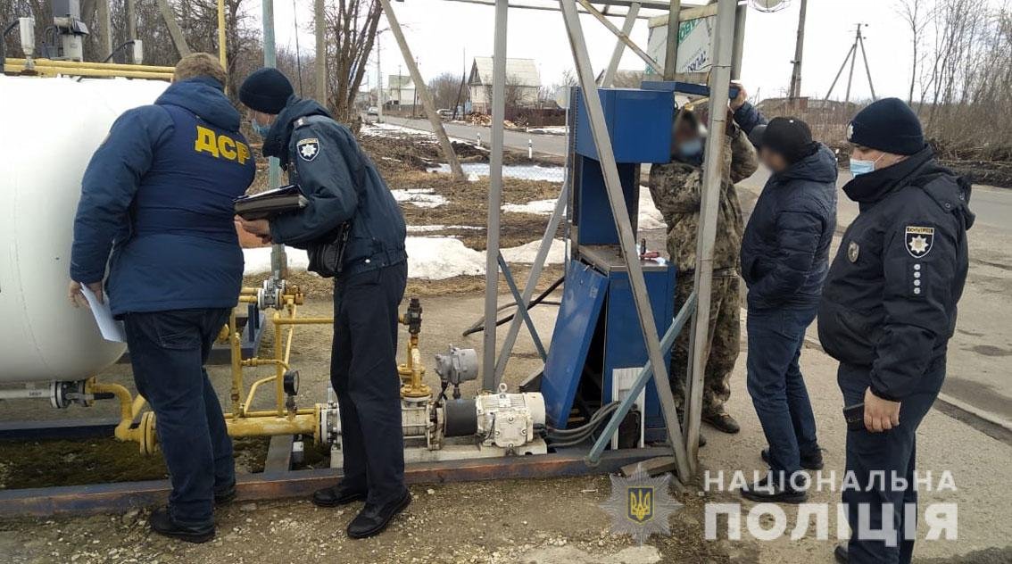 Працювали з порушеннями: на Чернігівщині закрили автозаправну станцію, фото-2