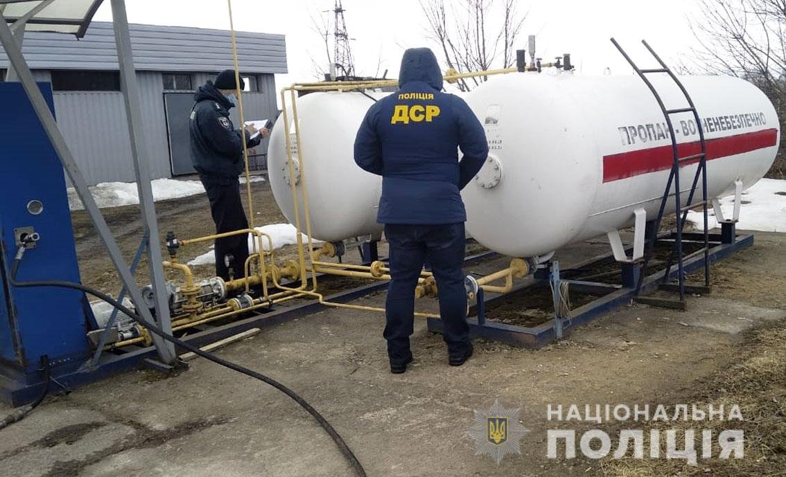 Працювали з порушеннями: на Чернігівщині закрили автозаправну станцію