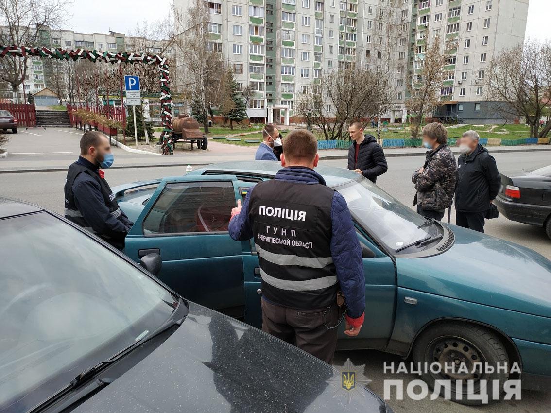 Злодіїв, які приїхали на Чернігівщину аби пограбувати магазин, затримали на вул. Київській