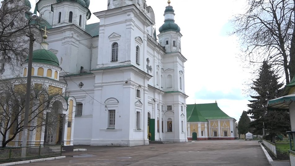 В церквах та на вулиці: як у храмах Чернігова проводитимуть Великоднє богослужіння