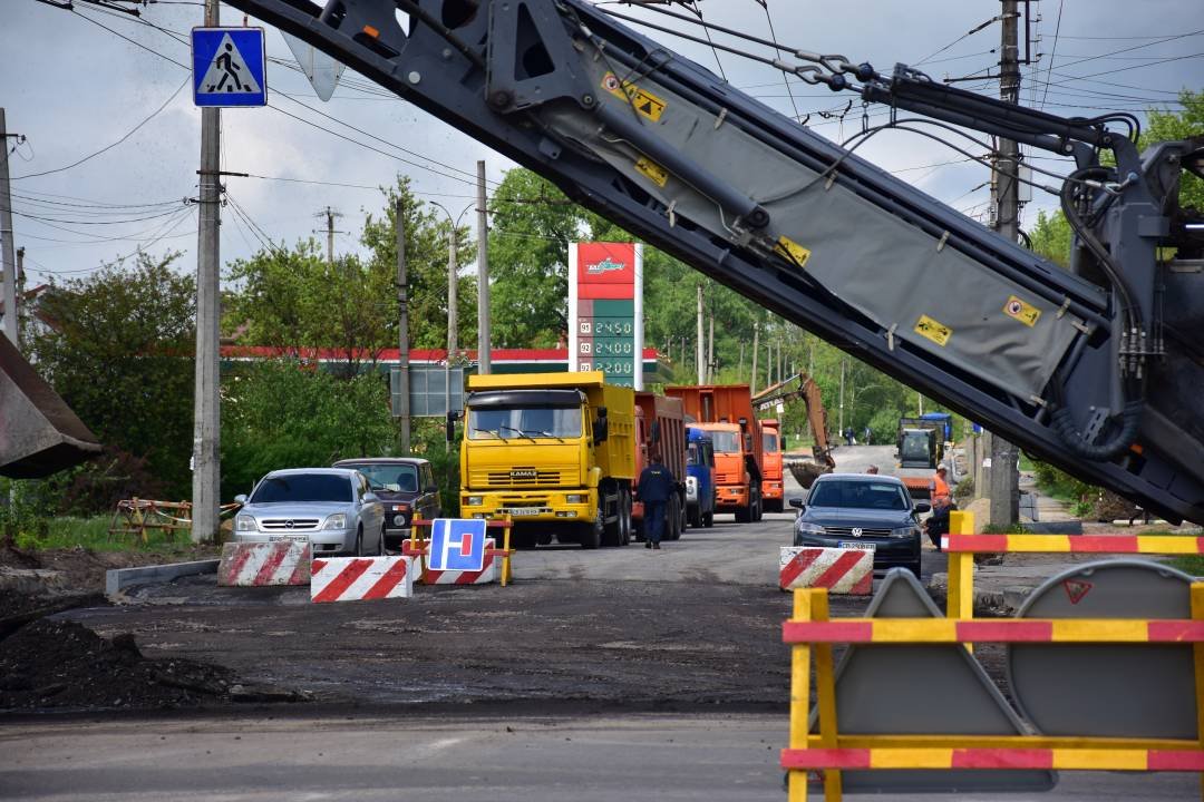 На перехресті Шевченка та Малиновського розпочали облаштовувати рух по колу, фото-4