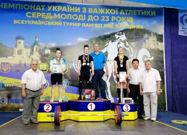 Чернігівські важкоатлети здобули три медалі на чемпіонаті України