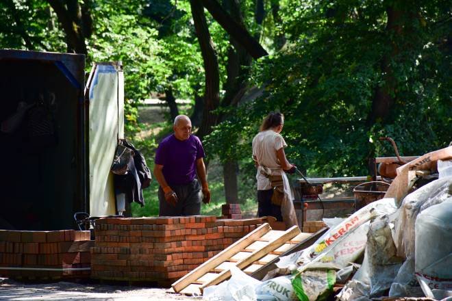 Вал у Чернігові: доріжки почали вкладати новим клінкером (ФОТОРЕПОРТАЖ), фото-17