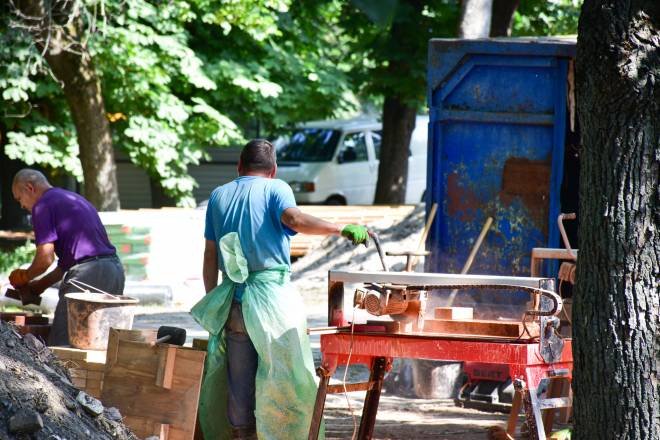 Вал у Чернігові: доріжки почали вкладати новим клінкером (ФОТОРЕПОРТАЖ), фото-18