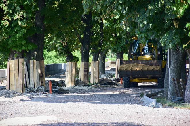 Вал у Чернігові: доріжки почали вкладати новим клінкером (ФОТОРЕПОРТАЖ), фото-24