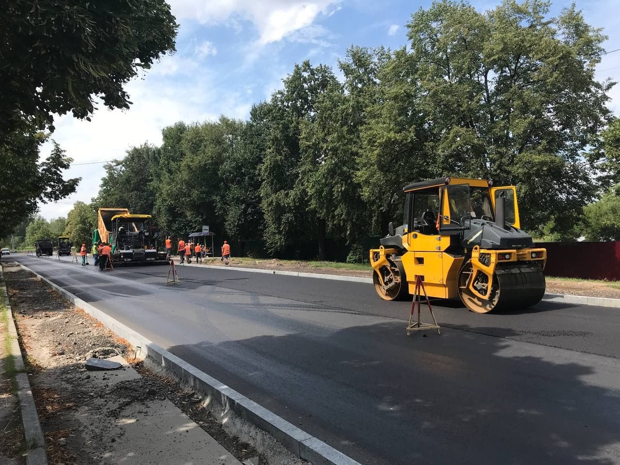 На Кільцевій біля виїзду з Чернігова закінчують укладати асфальт. Коли черга решти об‘єктів об‘ї..., фото-4, Фото: Пресслужба Чернігівської міськради