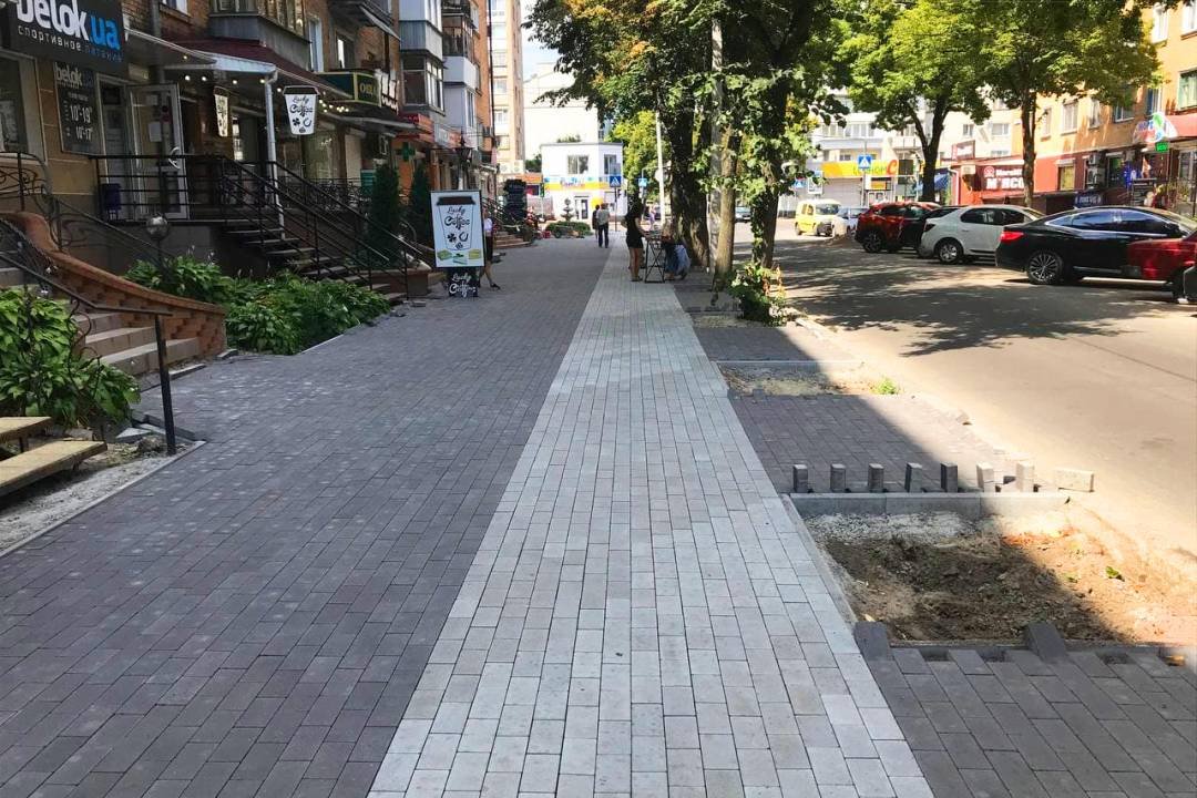 Вулиця Мстиславська. Ремонт тротуарів на фінішній прямій (СВІЖІ ФОТО), фото-12