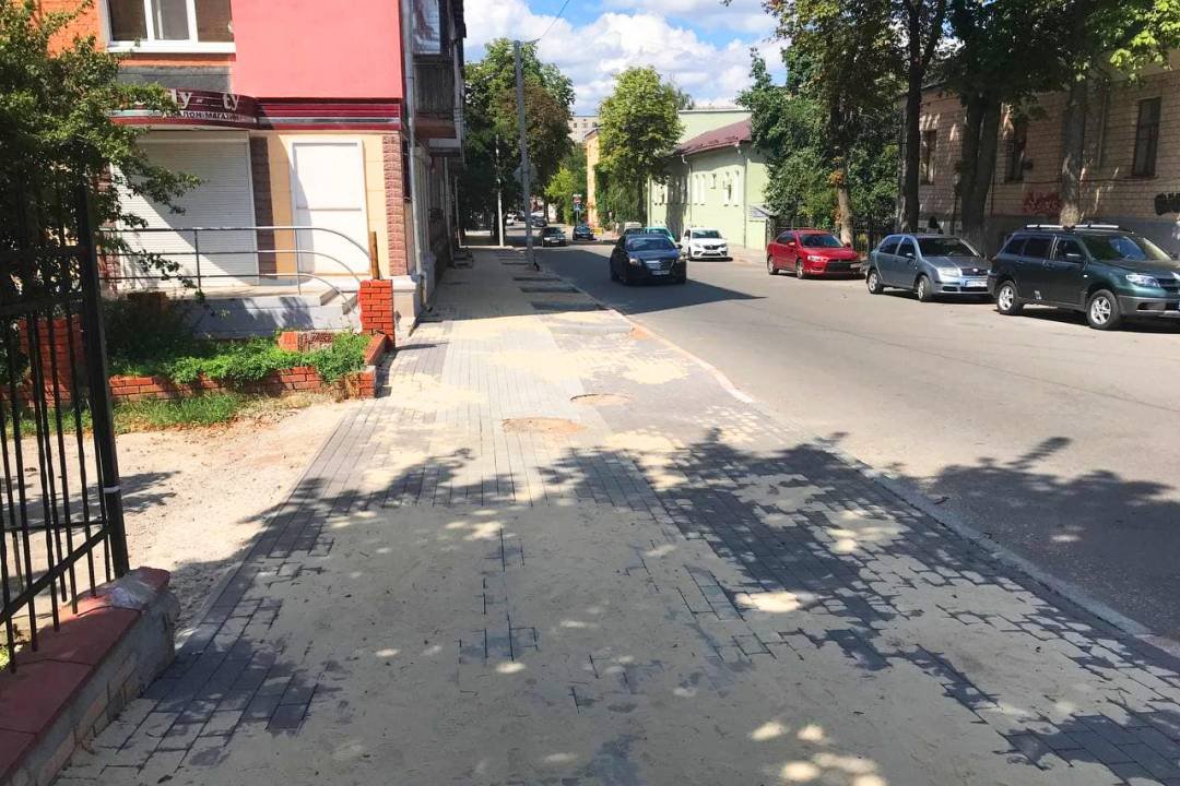 Вулиця Мстиславська. Ремонт тротуарів на фінішній прямій (СВІЖІ ФОТО), фото-4