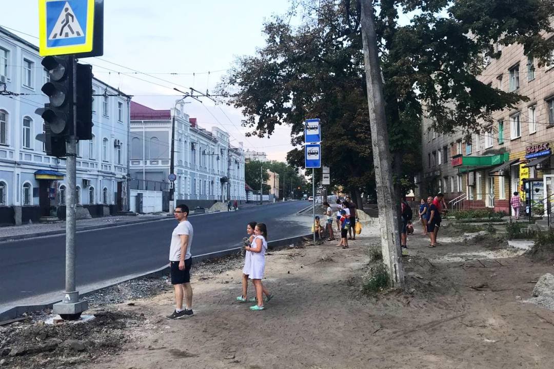 Вулиця Шевченка. Роблять тротуари і не забувають про дерева. Скільки планують висадити? (СВІЖІ ФОТО), фото-16