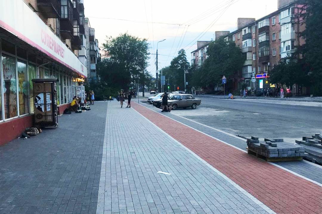 Вулиця Шевченка. Роблять тротуари і не забувають про дерева. Скільки планують висадити? (СВІЖІ ФОТО), фото-18
