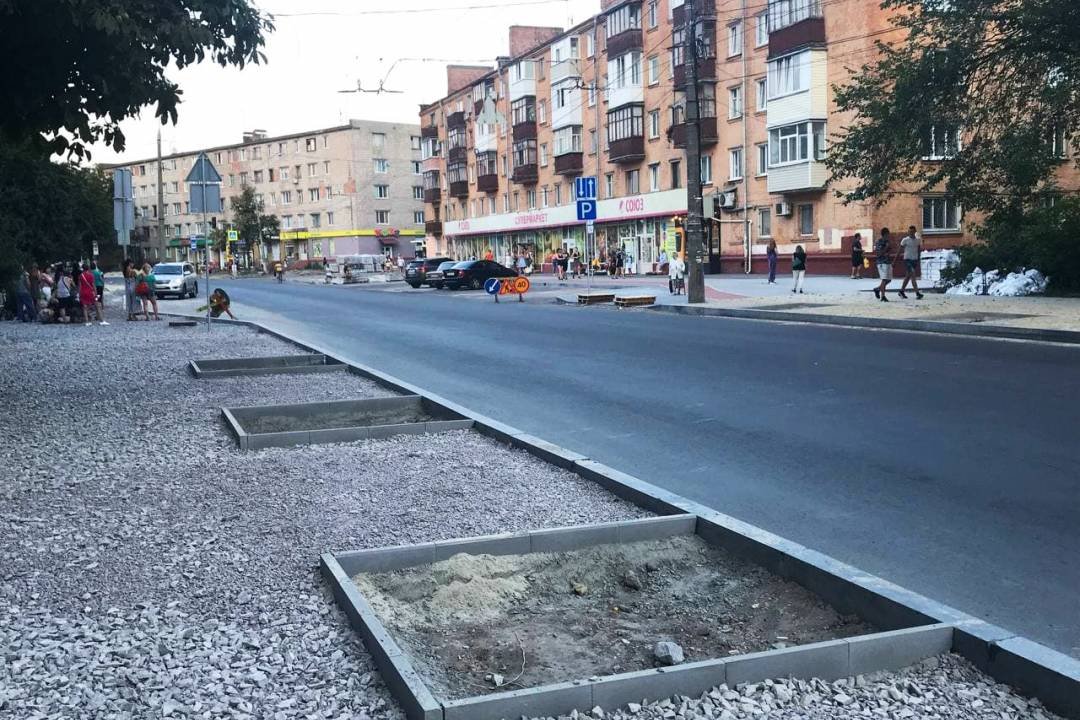 Вулиця Шевченка. Роблять тротуари і не забувають про дерева. Скільки планують висадити? (СВІЖІ ФОТО), фото-22