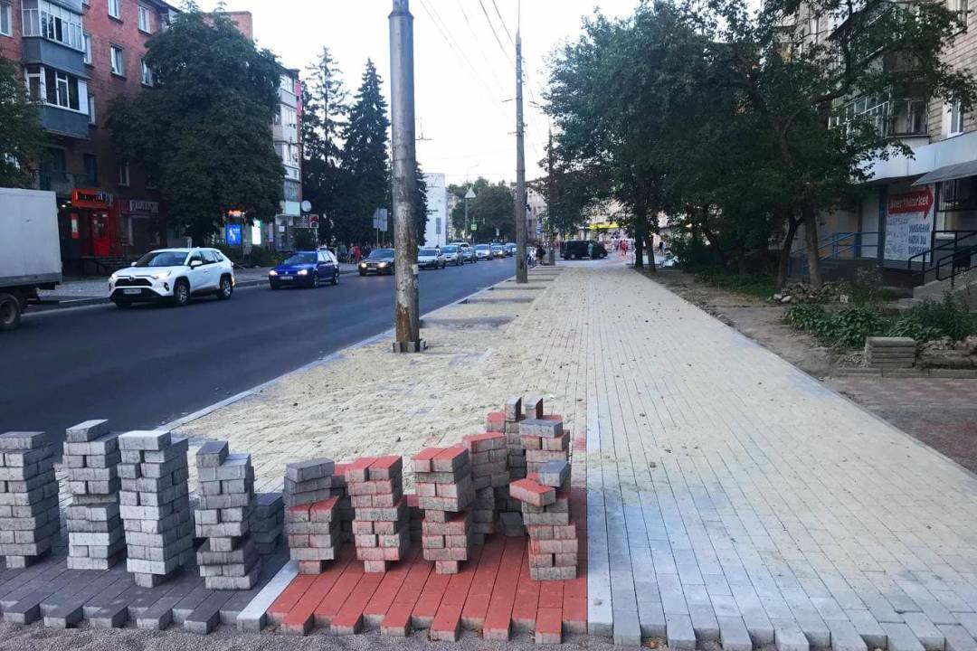 Вулиця Шевченка. Роблять тротуари і не забувають про дерева. Скільки планують висадити? (СВІЖІ ФОТО), фото-24