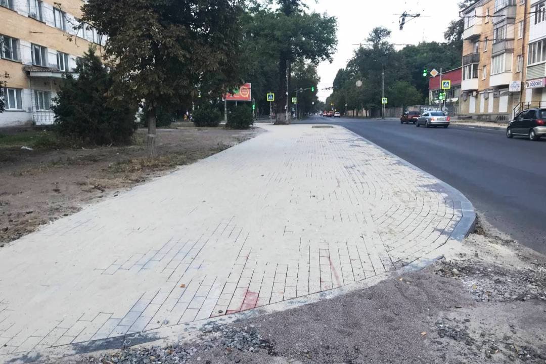 Вулиця Шевченка. Роблять тротуари і не забувають про дерева. Скільки планують висадити? (СВІЖІ ФОТО), фото-6