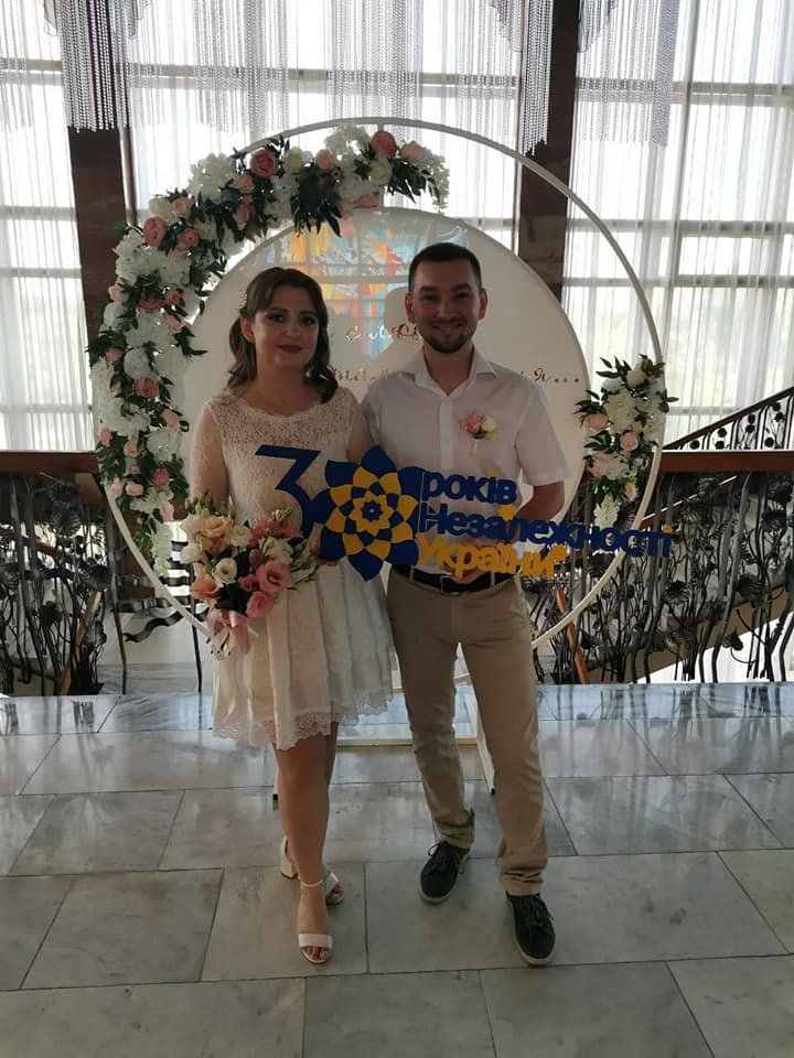 Напередодні Дня Незалежності у Чернігові зареєстрували шлюб 65 пар