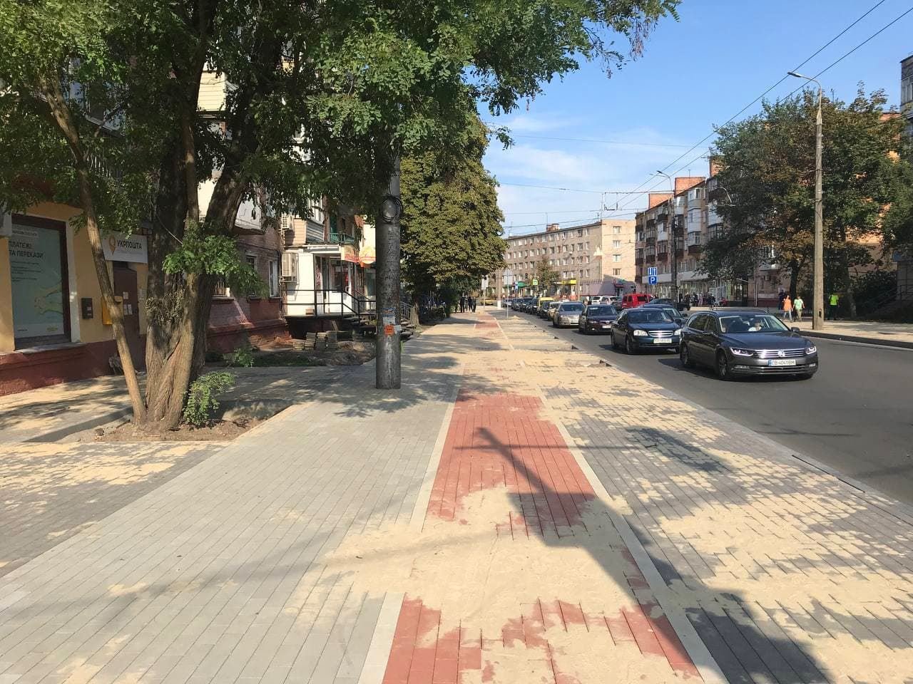 Вулиця Шевченка у Чернігові. Ремонт тротуарів завершується (СВІЖІ ФОТО)