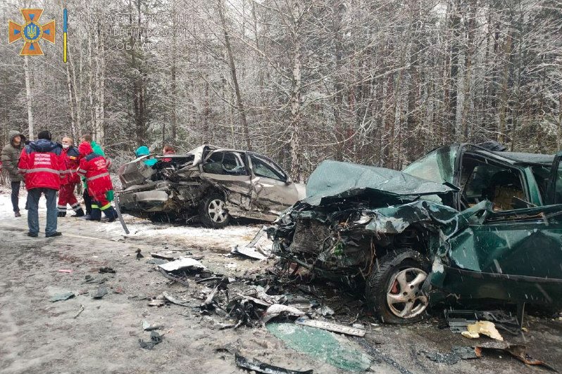 Аварія на дорозі Чернігів – Славутич: одна людина загинула, інша – у лікарні