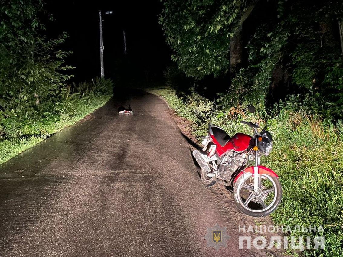 ДТП поблизу Чернігова: мотоцикліст збив 3-річного велосипедиста
