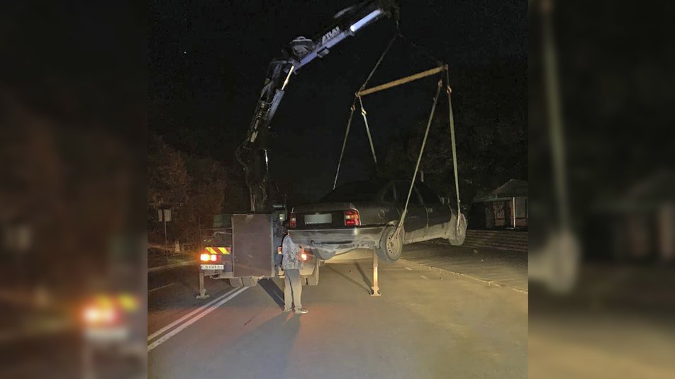 Двічі за ніч на різних авто: у Чернігові затримали п'яну водійку