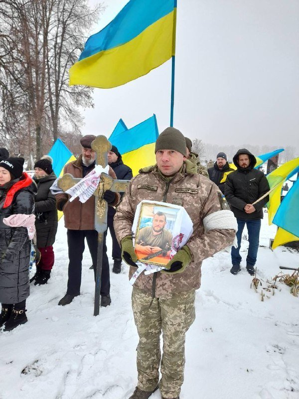 Загинув на Донеччині у бою: на Чернігівщині попрощалися з Андрієм Сідоровим