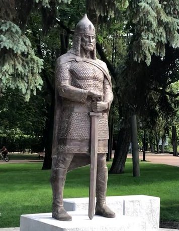 Памʼятник князю Мстиславу на Чернігівському Валу