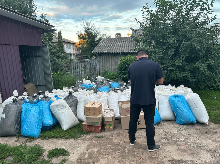 У мешканця Чернігівщини вилучили фальсифікованих цигарок на понад 2,5 млн грн