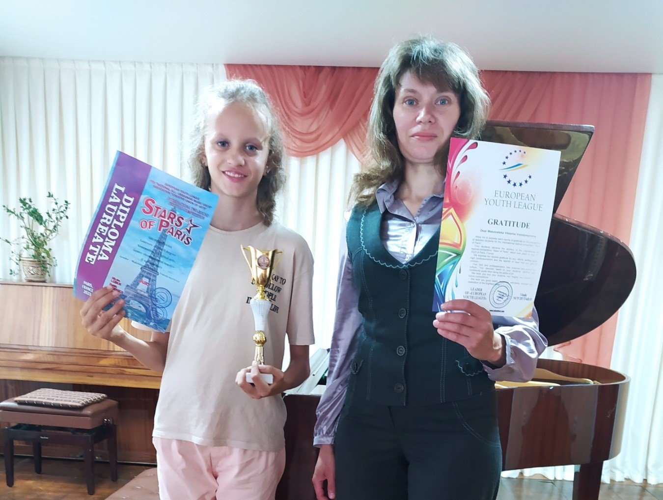 «Зірка Парижу»: школярка з Чернігівщині завоювала медаль престижного конкурсу