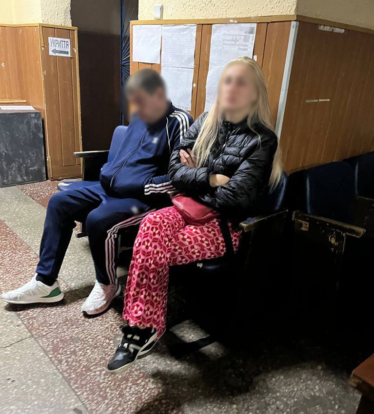 У Чернігові затримали чоловіка і жінку, які запустили вночі феєрверк, фото-1